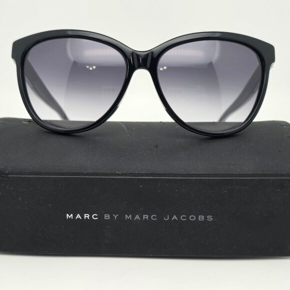 Marc Jacobs MMJ411/S Black Frame Grey Gradient Lens Cat Eye Sunglasses w/ Case - Picture 1 of 16